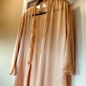 Neiman Marcus Floor Length Silk Robe